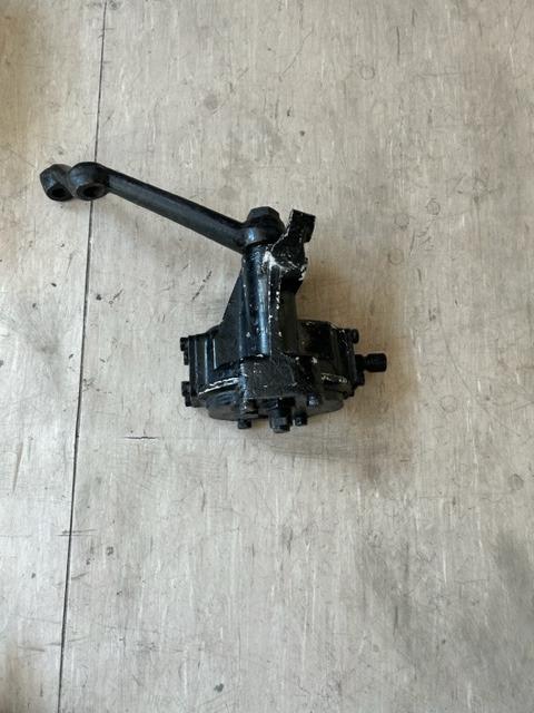 Boîte de direction a droit pour Maserati Mistral LesAnciennes.com