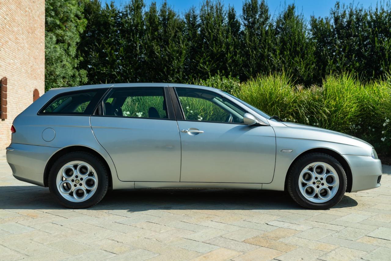 ALFA ROMEO 156 JTD 16V DISTINCTIVE - 2004 LesAnciennes.com