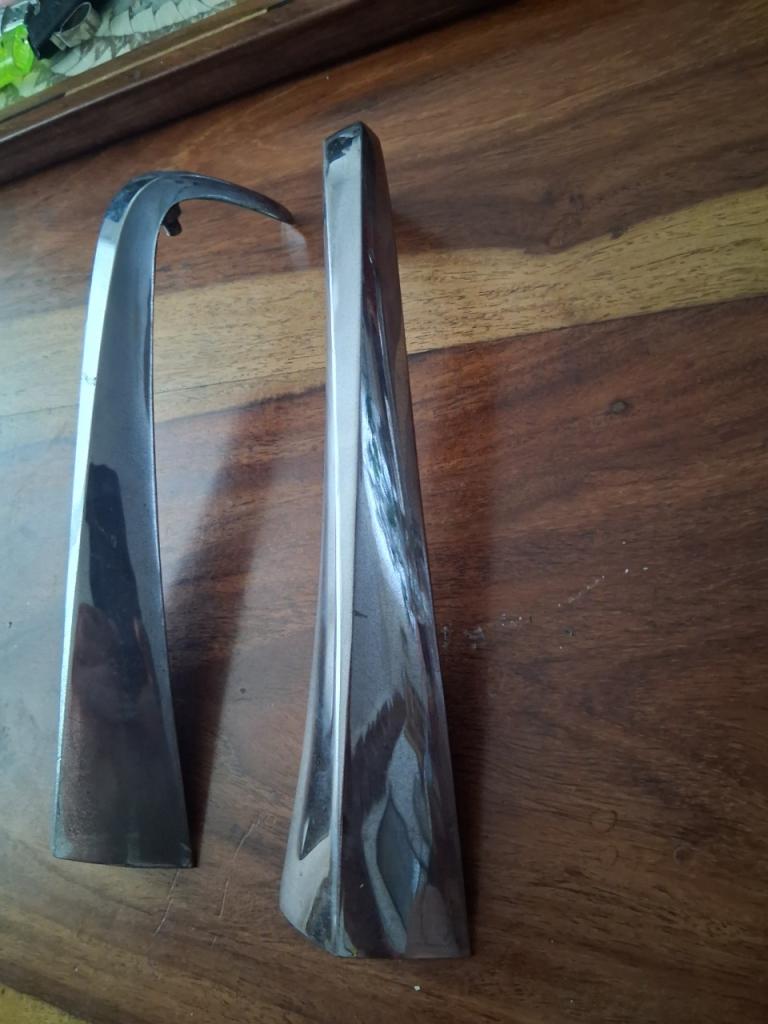 Chrome MERCEDES 190 D W110 LesAnciennes.com