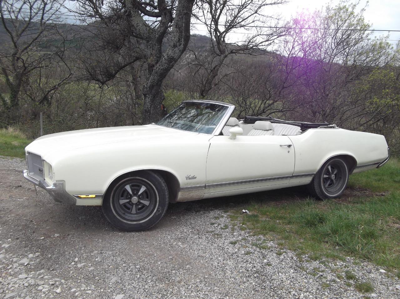 OLDSMOBILE Cutlass cabriolet - 1971 LesAnciennes.com