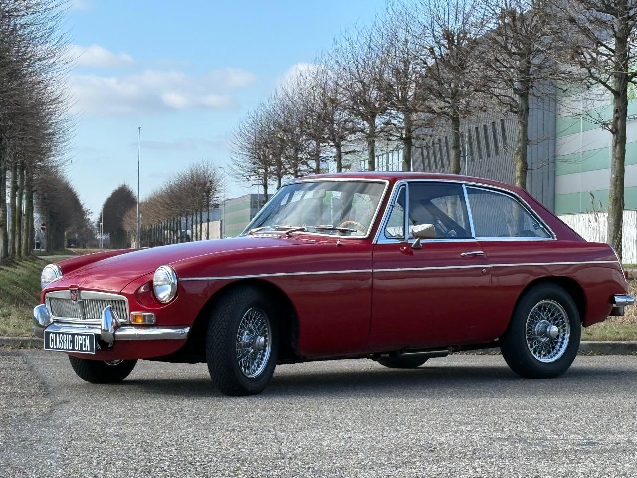 MG MGB GT 1800 - 1968 LesAnciennes.com