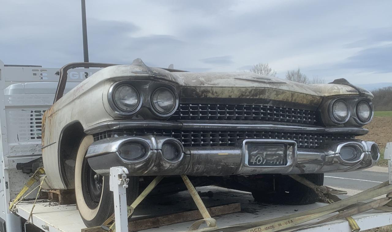 CADILLAC Sedan de Ville - 1959 LesAnciennes.com