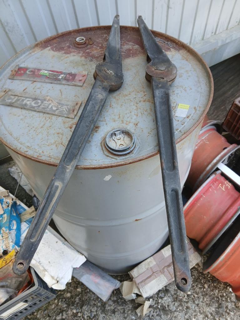 Compas PEUGEOT 304 Cabriolet LesAnciennes.com