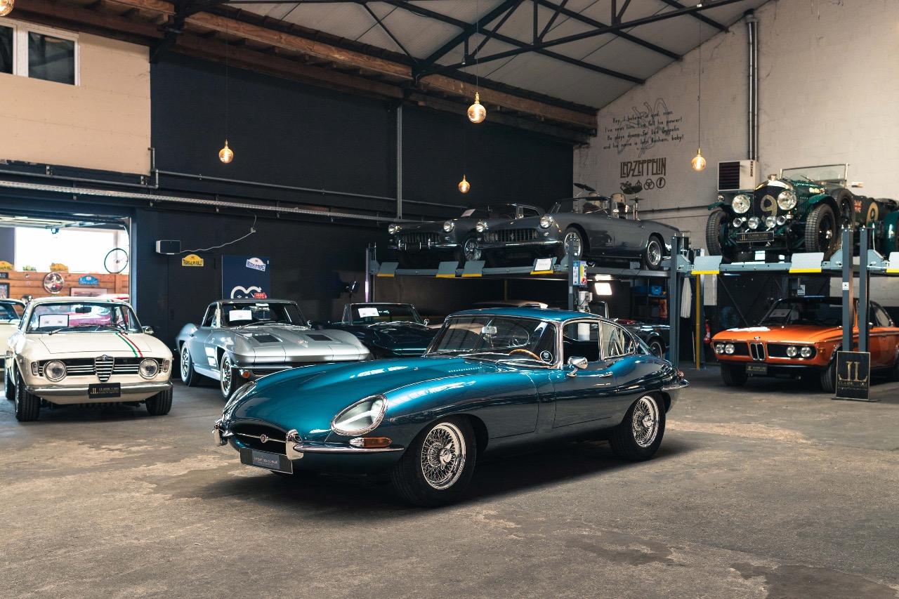 JAGUAR Type E Série 1 4.2L FHC - 1967 LesAnciennes.com