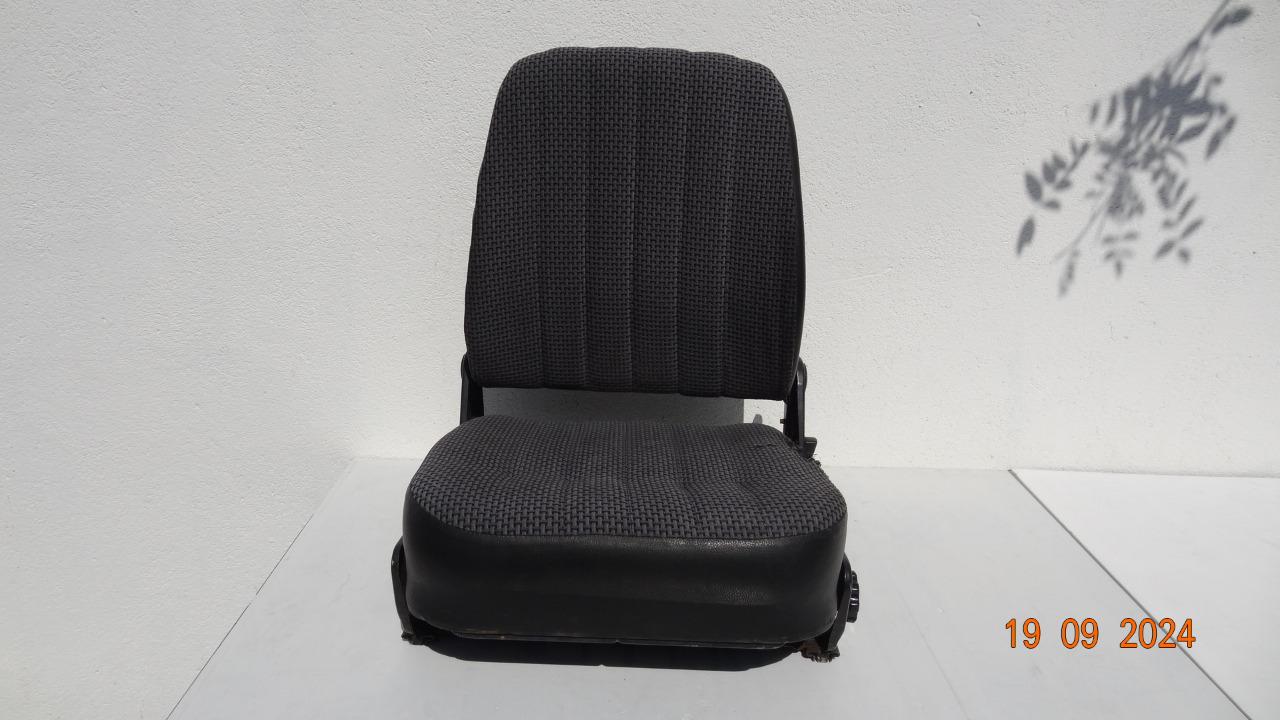 Pièces MERCEDES 307 D LesAnciennes.com