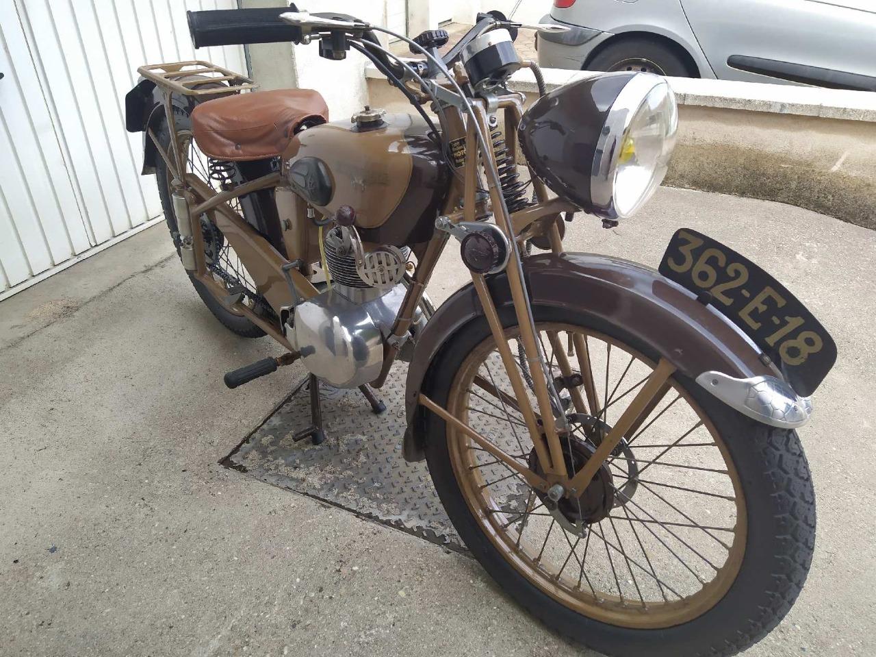 MOTOBECANE D45s - 1950 LesAnciennes.com