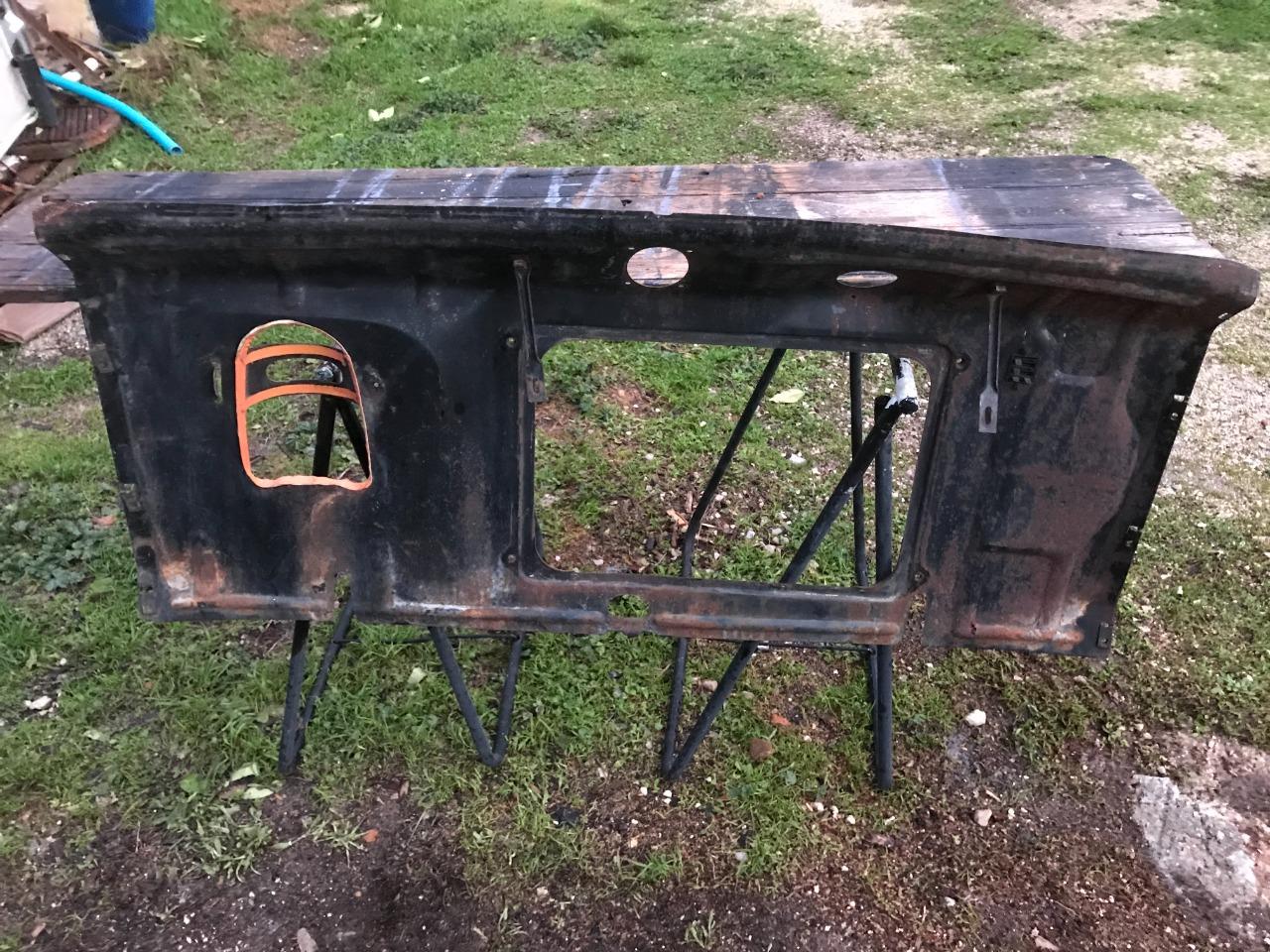 Lot de pièces RENAULT 10 (R10) LesAnciennes.com