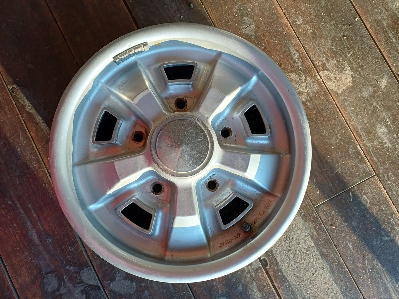 4 jantes résine RR Michelin Citroën SM LesAnciennes.com