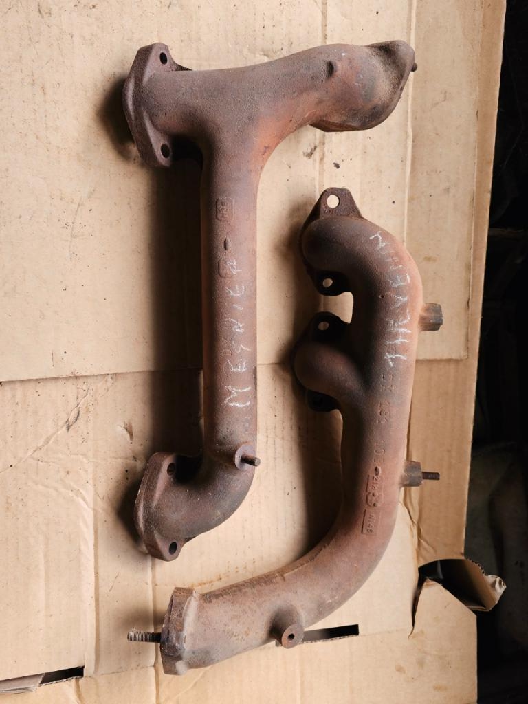 Support et tubulure CITROEN DS LesAnciennes.com