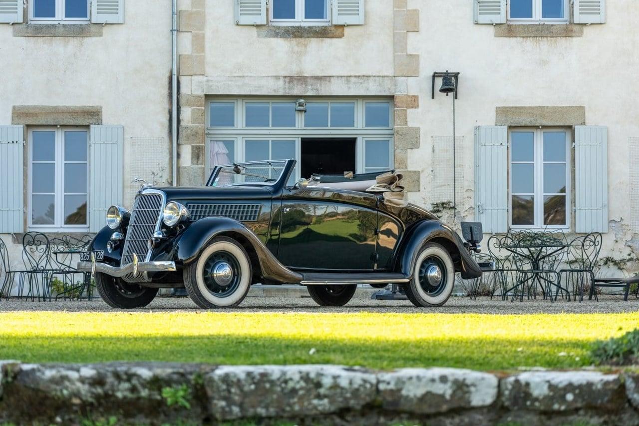 1935 Ford V8-48 Roadster by Paul Née LesAnciennes.com
