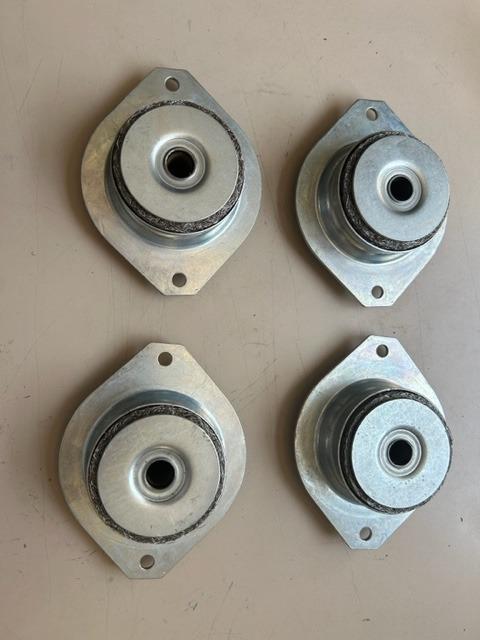 Supports de chassis Maserati Bora LesAnciennes.com