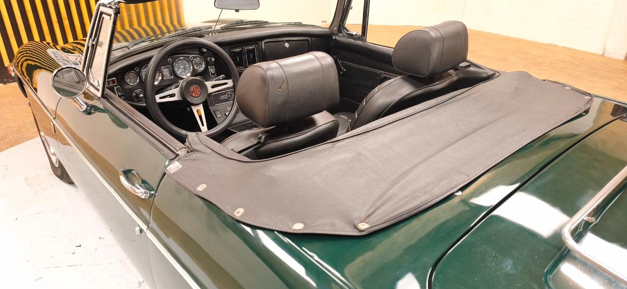 MG MGB Cabriolet - 1973 LesAnciennes.com