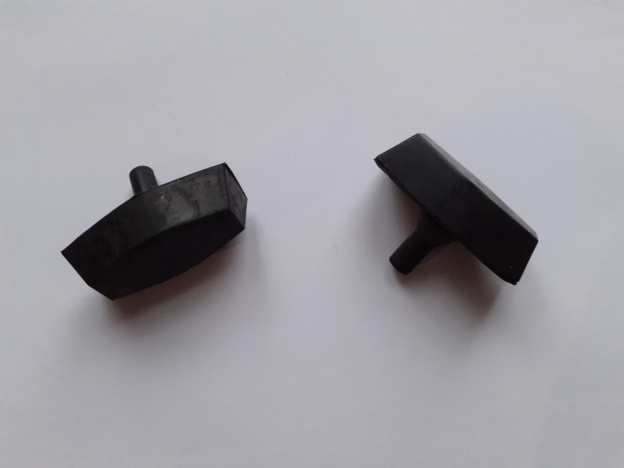 Butées de batterie PEUGEOT 404 LesAnciennes.com