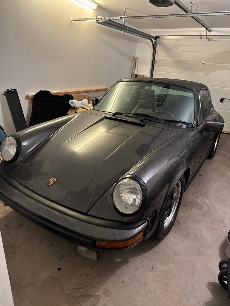 PORSCHE 911 Targa - 1981 LesAnciennes.com