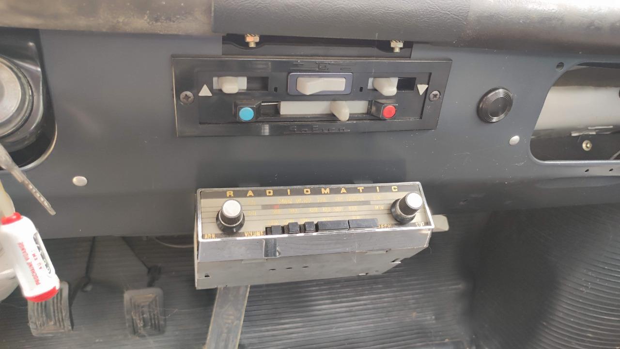 RENAULT 8 (R8) R1132 - 1970 LesAnciennes.com