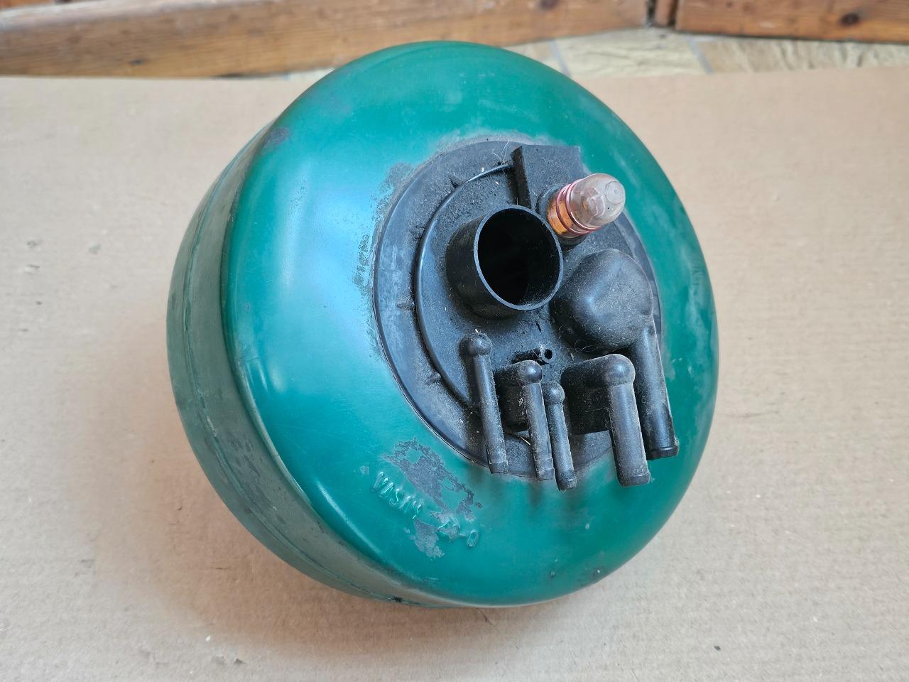 Reservoir hydraulique LHM CITROEN BX LesAnciennes.com