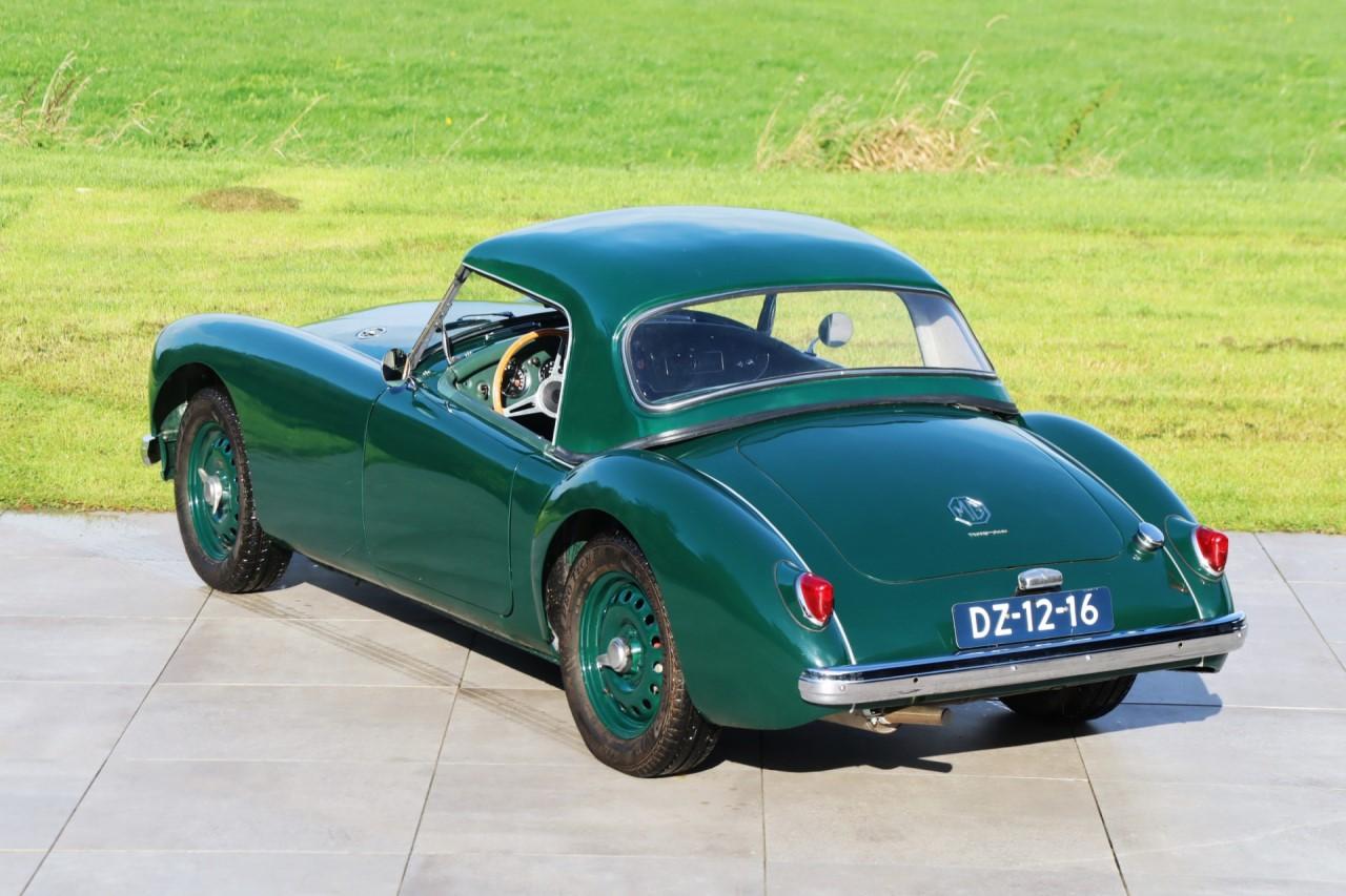 MG A Twin-Cam - 1959 LesAnciennes.com