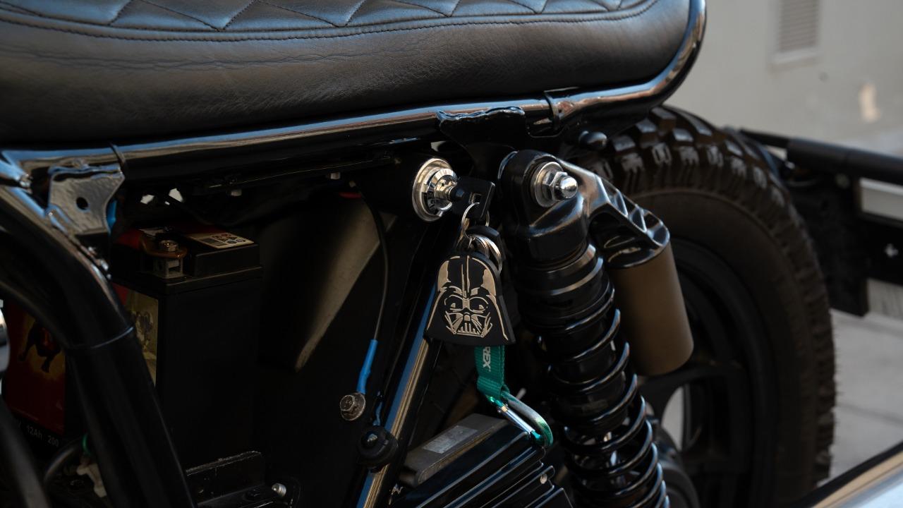 YAMAHA XJ 900 31A Custom Scrambler - 1984 LesAnciennes.com