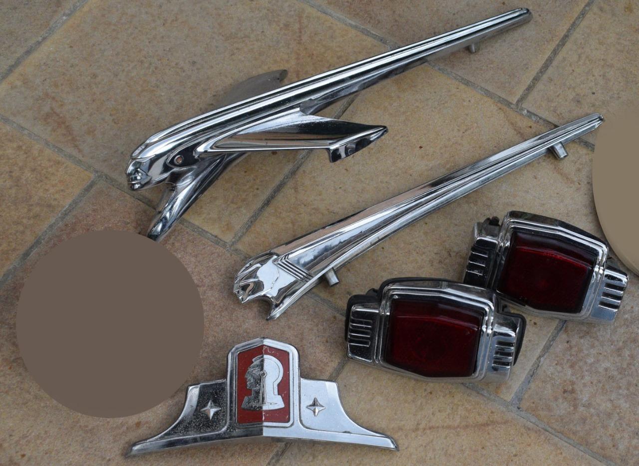 Lot de pièces PONTIAC Chieftain LesAnciennes.com