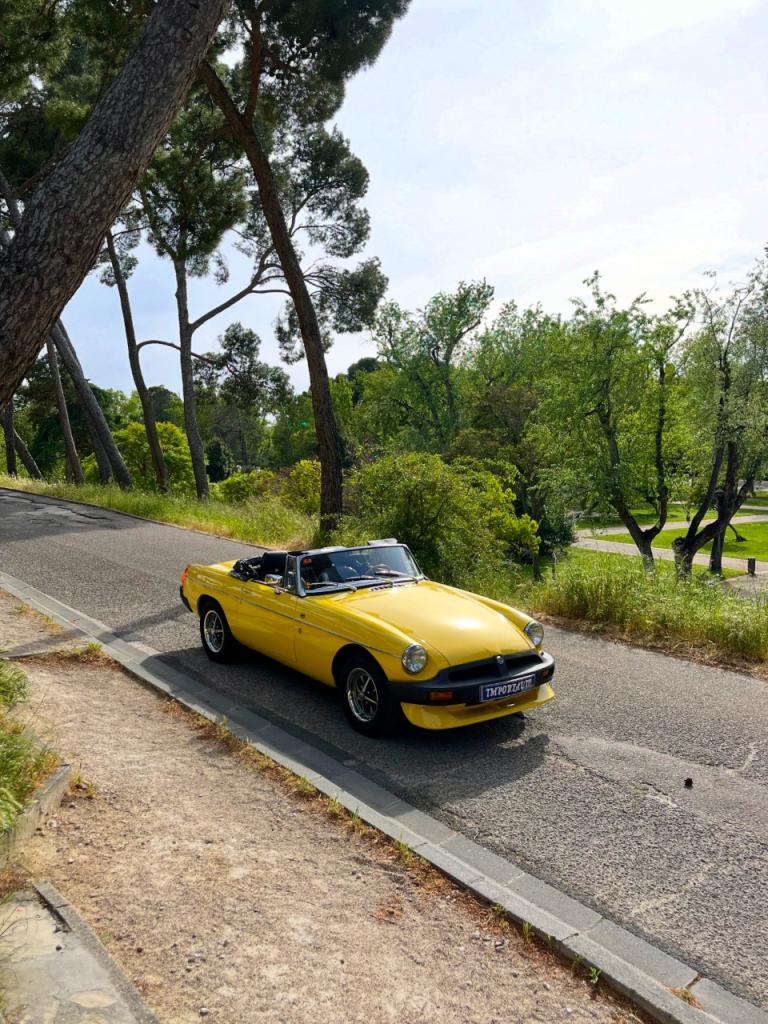 MG MGB 1800 - 1977 LesAnciennes.com