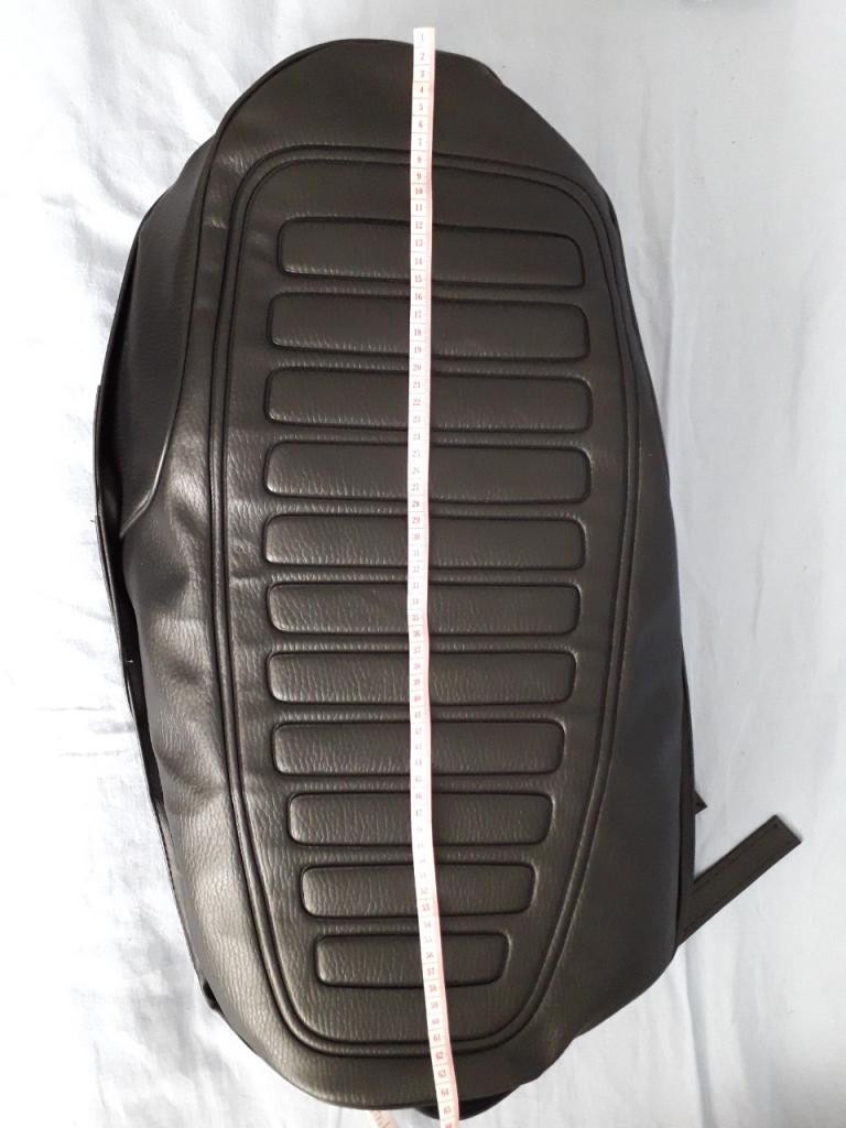 Housse de selle neuve Suzuki GT 380 GT550 L et M LesAnciennes.com