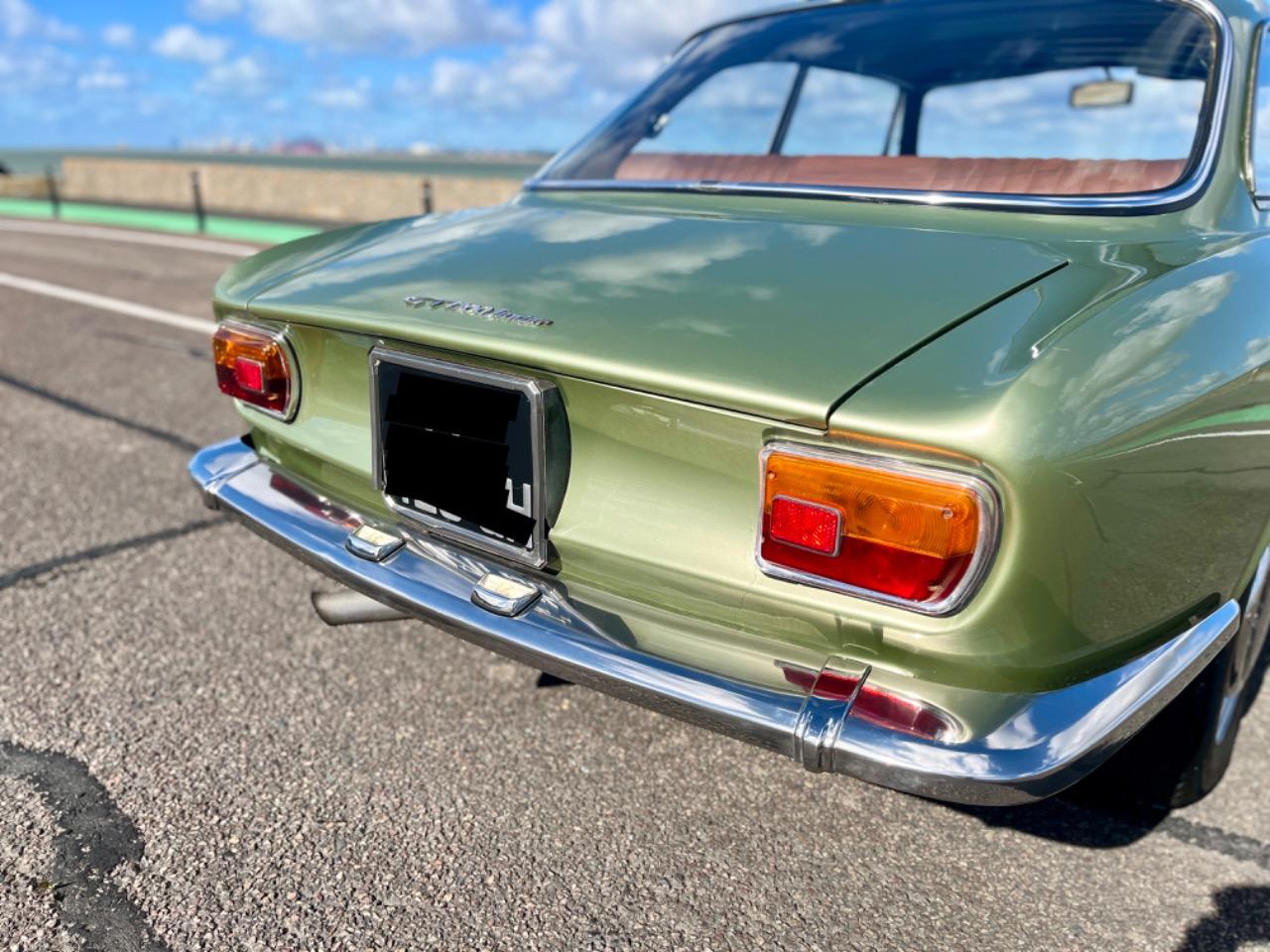 ALFA ROMEO 1300 GT JUNIOR - 1972 LesAnciennes.com
