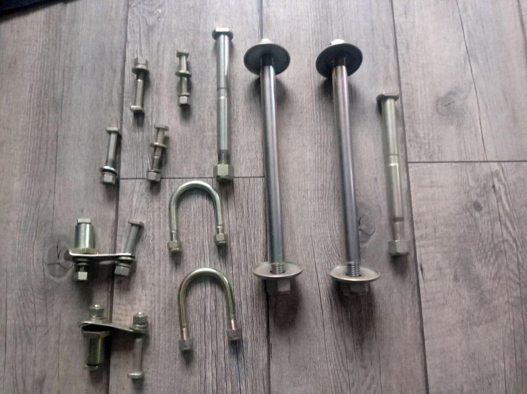 RENAULT 8 / 10 - visserie de train avant neuve LesAnciennes.com