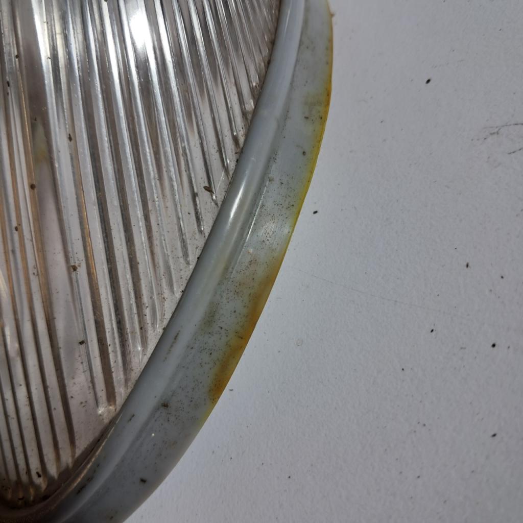Cabochon de clignotant pk lmp RENAULT Estafette LesAnciennes.com