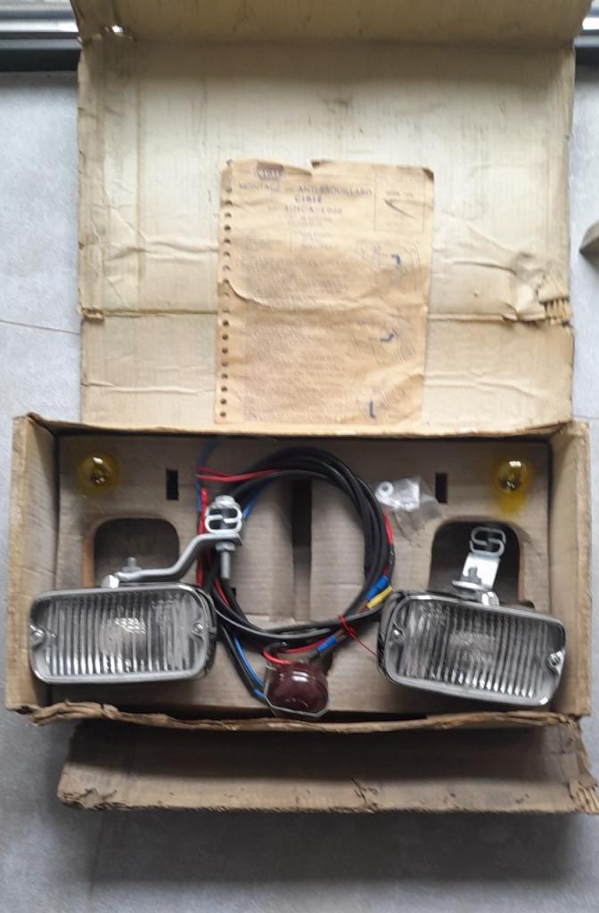 SIMCA 1000 coffret antibrouillard cibié neufs LesAnciennes.com