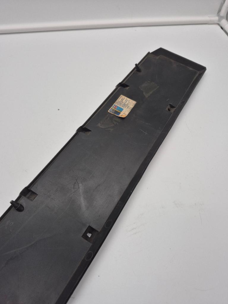 Obturateur d'air Pare Choc AV PEUGEOT 505 LesAnciennes.com