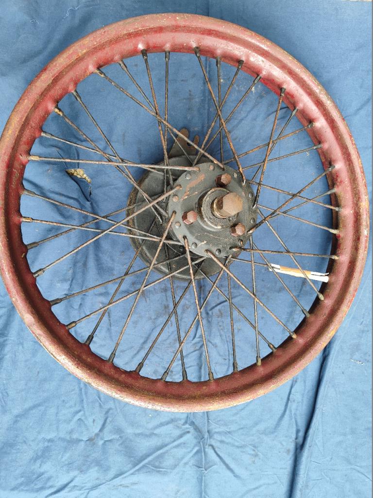 Roue Avant complète NORTON 350 500 16h 18 ES2 CS1 LesAnciennes.com