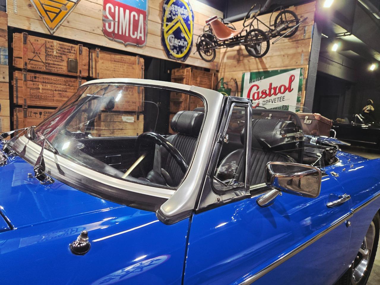 MG MGB Roadster 1800 - 1976 LesAnciennes.com