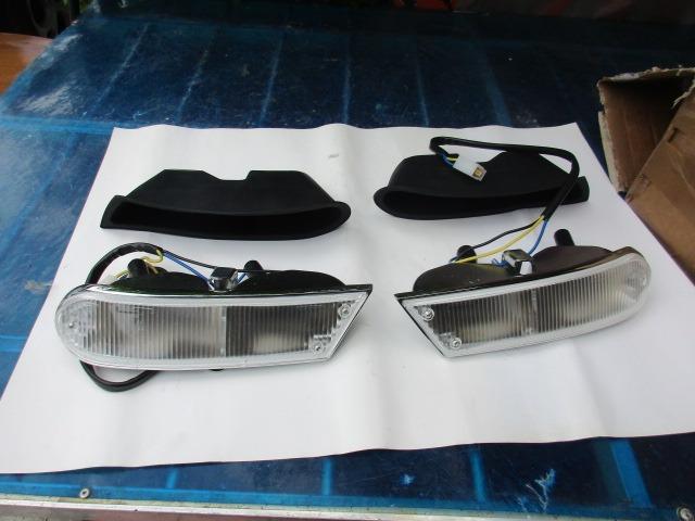 Phares de pare chocs avant Lamborghini Miura SV LesAnciennes.com