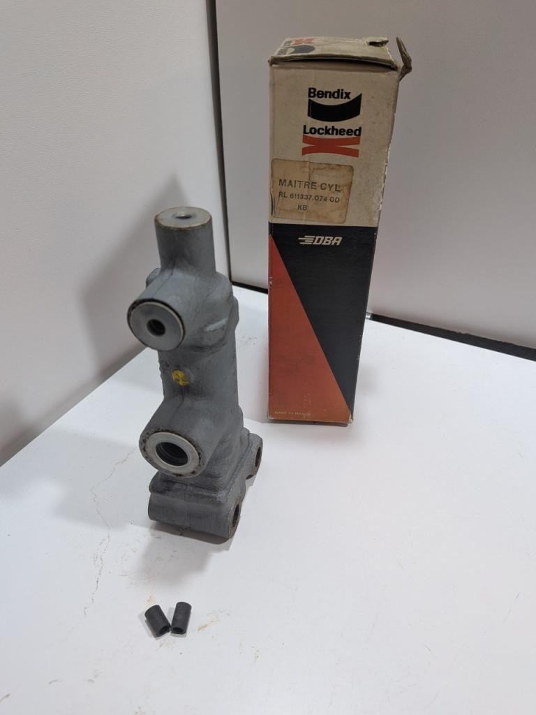 Maitre cylindre CITROEN 2CV Dyane Mehari 20.6 mm LesAnciennes.com