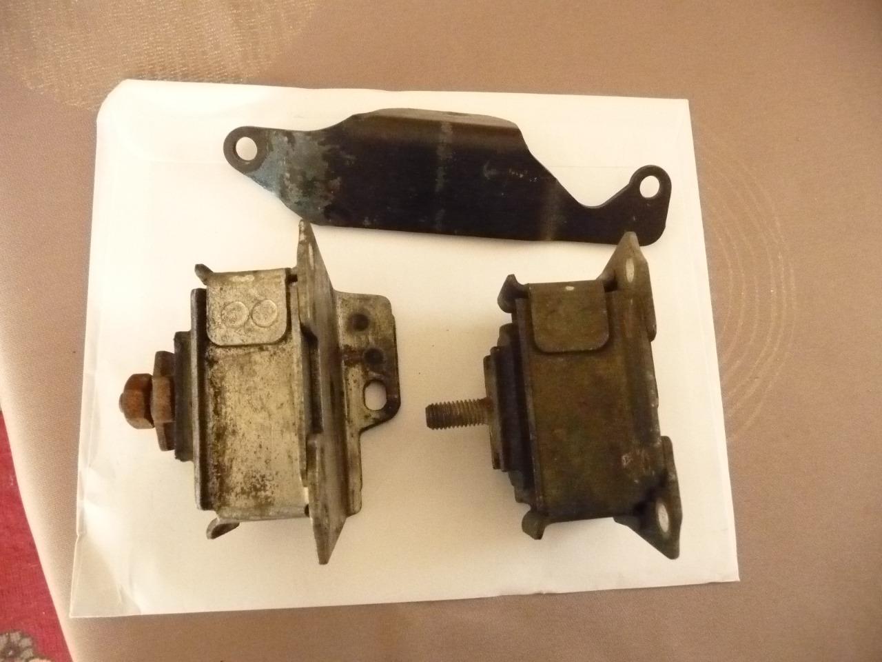 Pièces RENAULT 5 alpine turbo patte support BV LesAnciennes.com