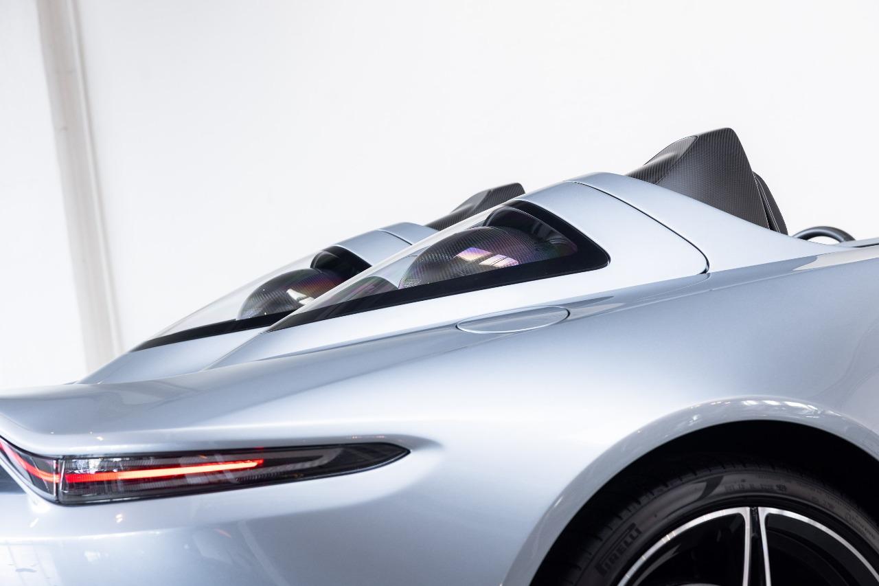 ASTON MARTIN V12 Speedster - 2021 LesAnciennes.com
