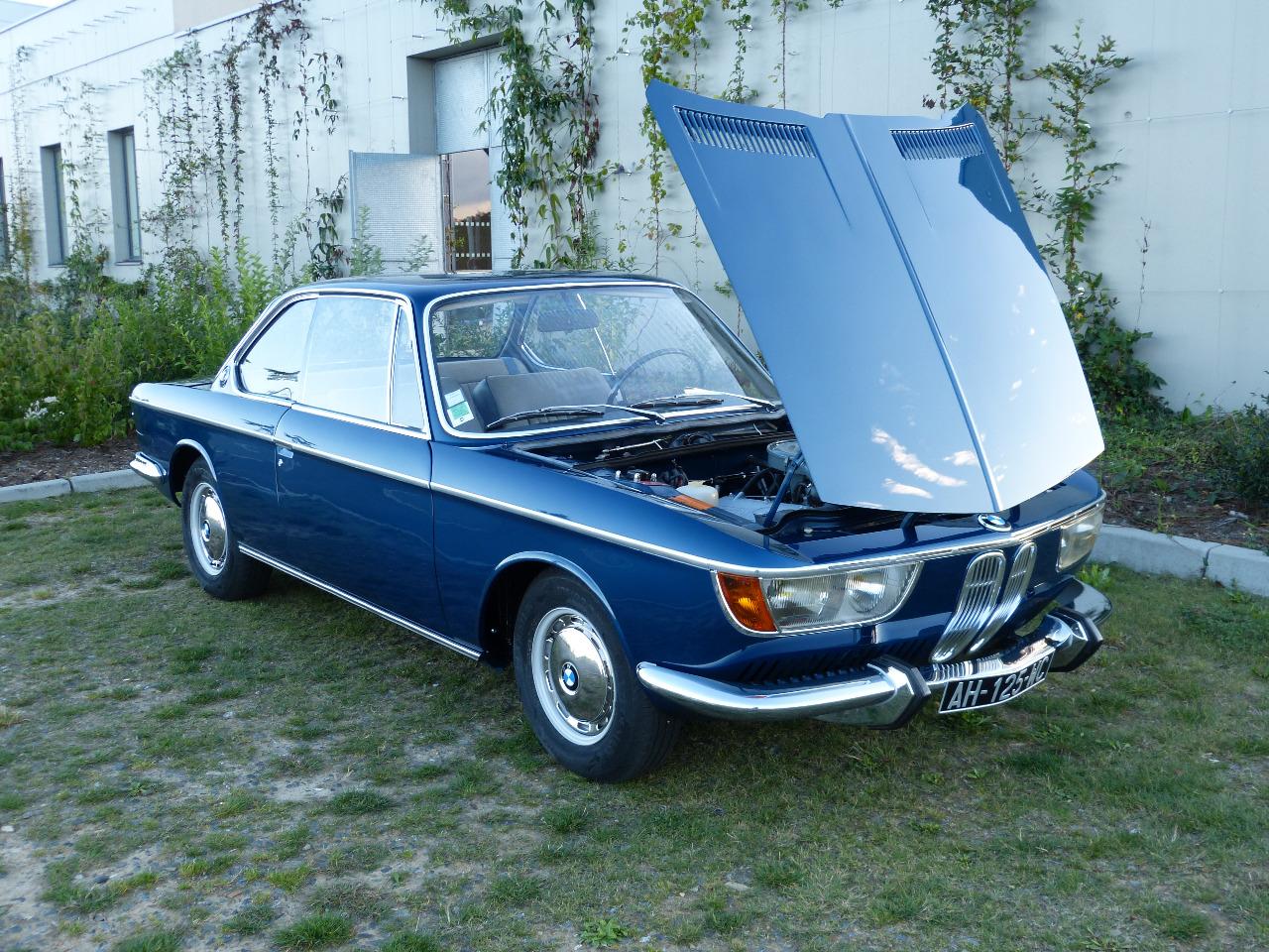 Lot de pièces BMW 2000 coupé et berline LesAnciennes.com