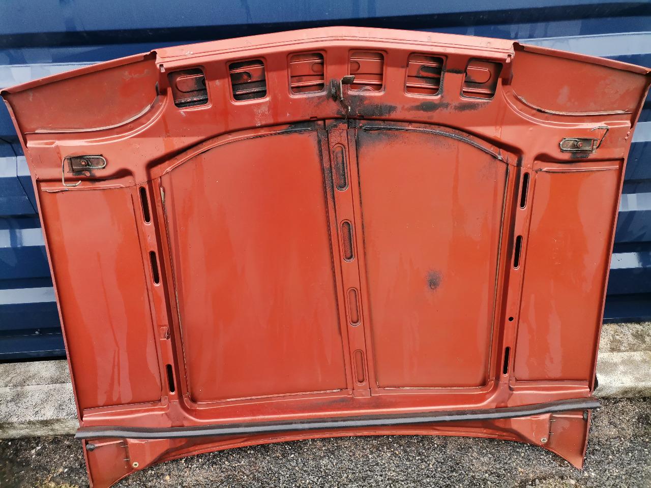 Capot PEUGEOT 305 LesAnciennes.com