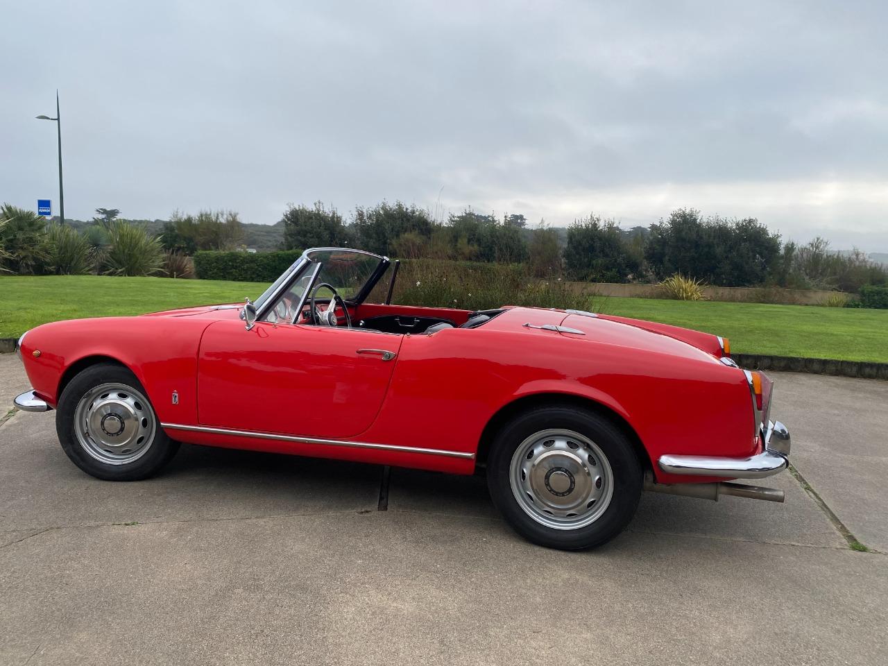 ALFA ROMEO Giulia 1600 - 1965 LesAnciennes.com