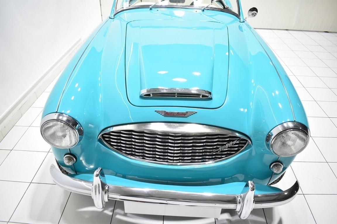 AUSTIN HEALEY 3000 BT7 + OVERDRIVE - 1960 LesAnciennes.com