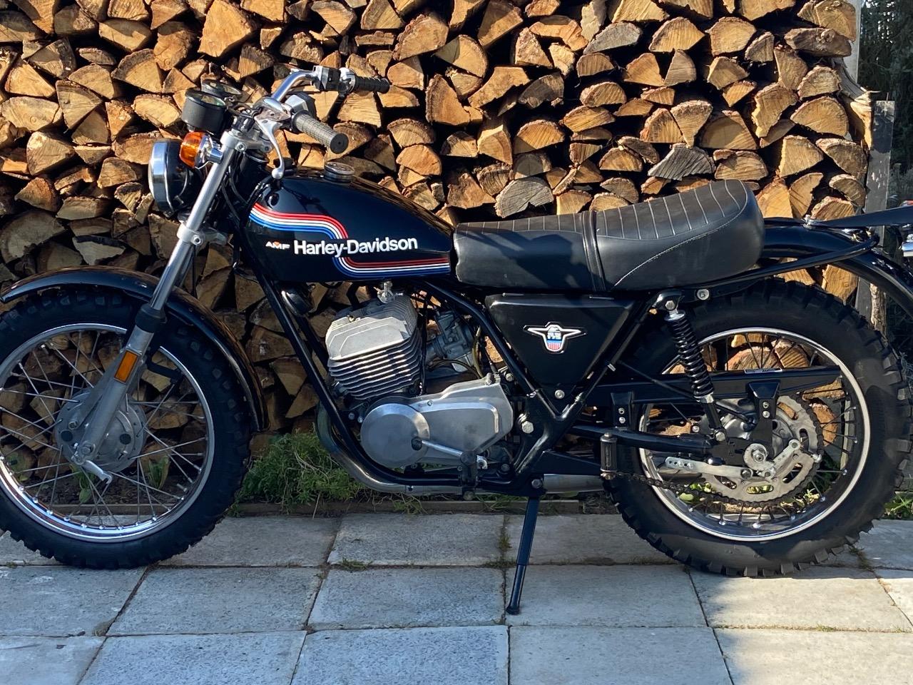 AERMACCHI 175 SS Super sport - 1975 LesAnciennes.com