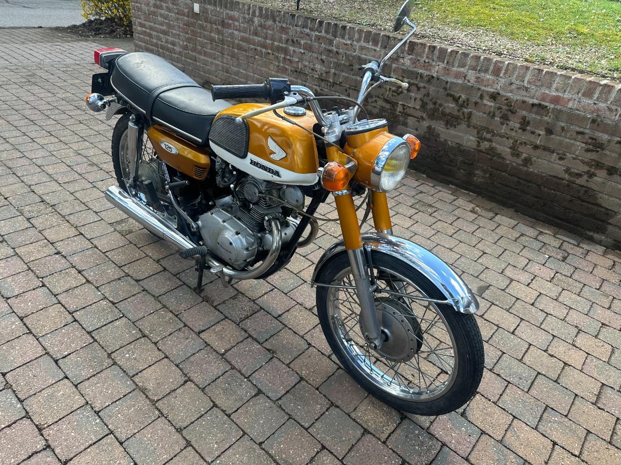 HONDA CB 125 K4 - 1970 LesAnciennes.com
