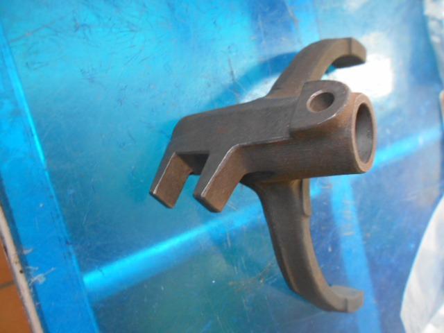 Sélecteur 2° et 3° vitesses Ferrari Dino 206gt/246 LesAnciennes.com