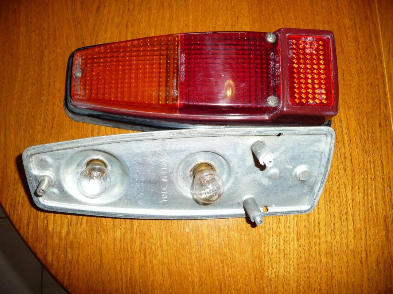 Feux RENAULT 8 (R8) LesAnciennes.com