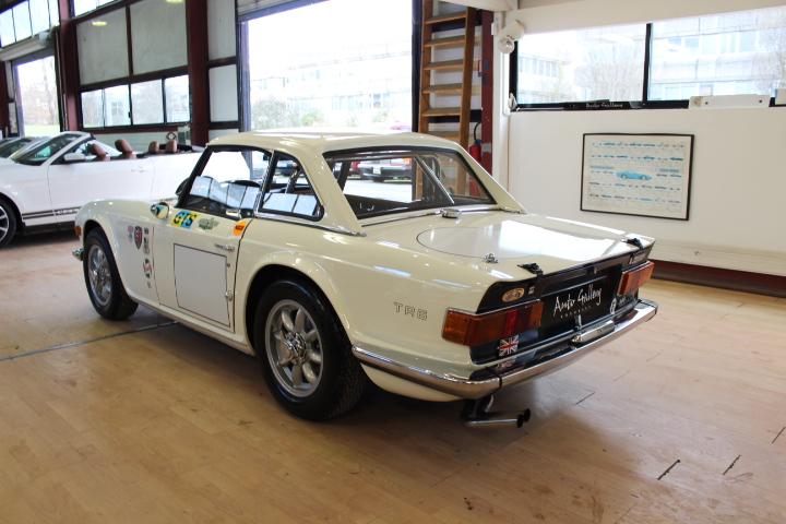 TRIUMPH TR6 Pi Injection - 1971 LesAnciennes.com