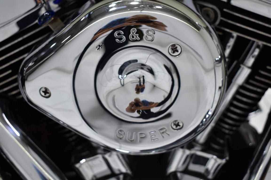 HARLEY DAVIDSON Heritage Softail Heritage Springer - 2000 LesAnciennes.com