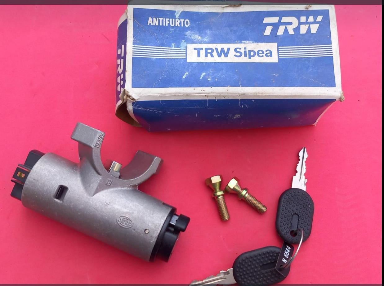 FIAT Uno serrure de contact avec clés LesAnciennes.com