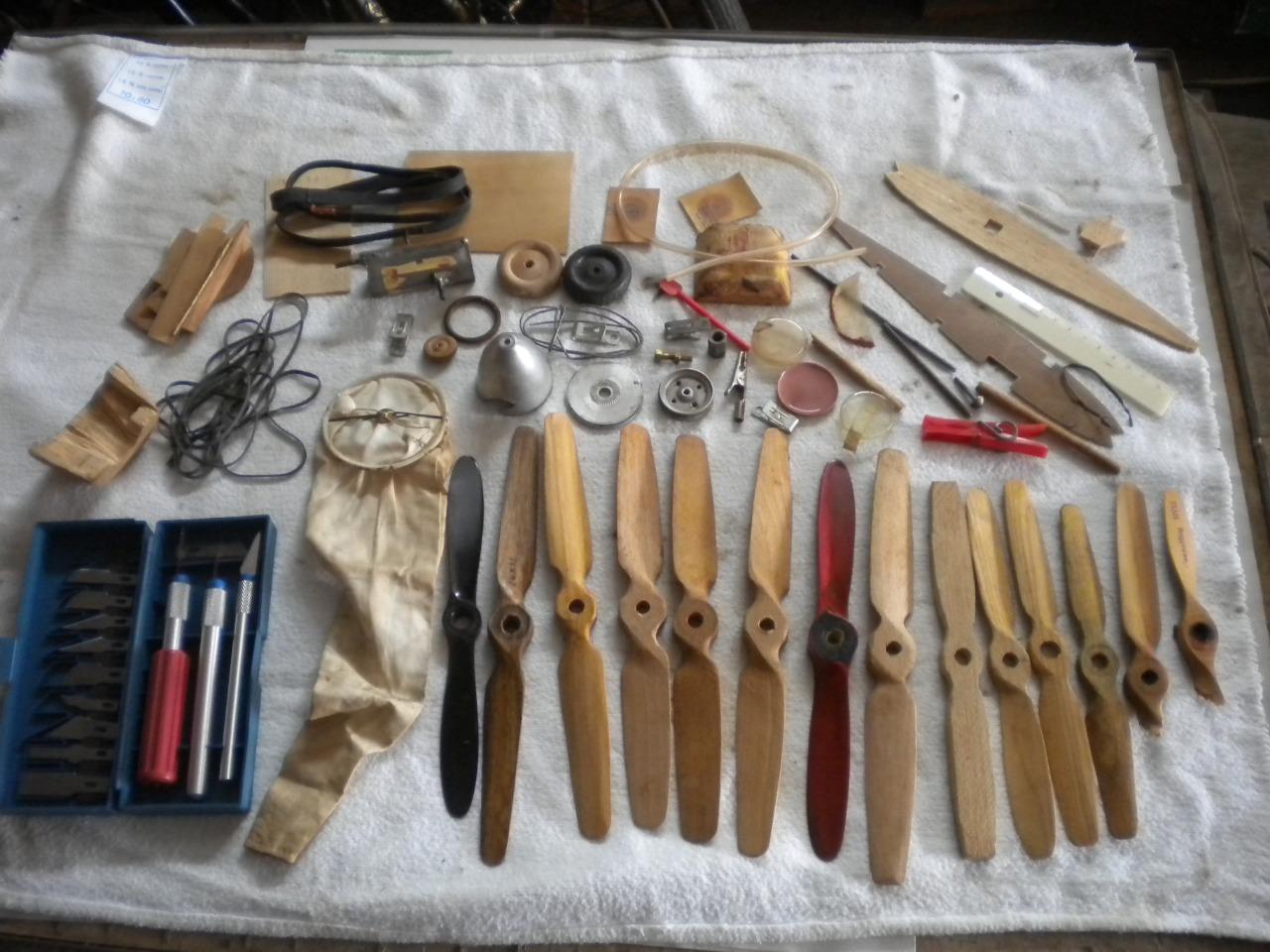 Lot pièces maquette avion planeur aviation divers LesAnciennes.com