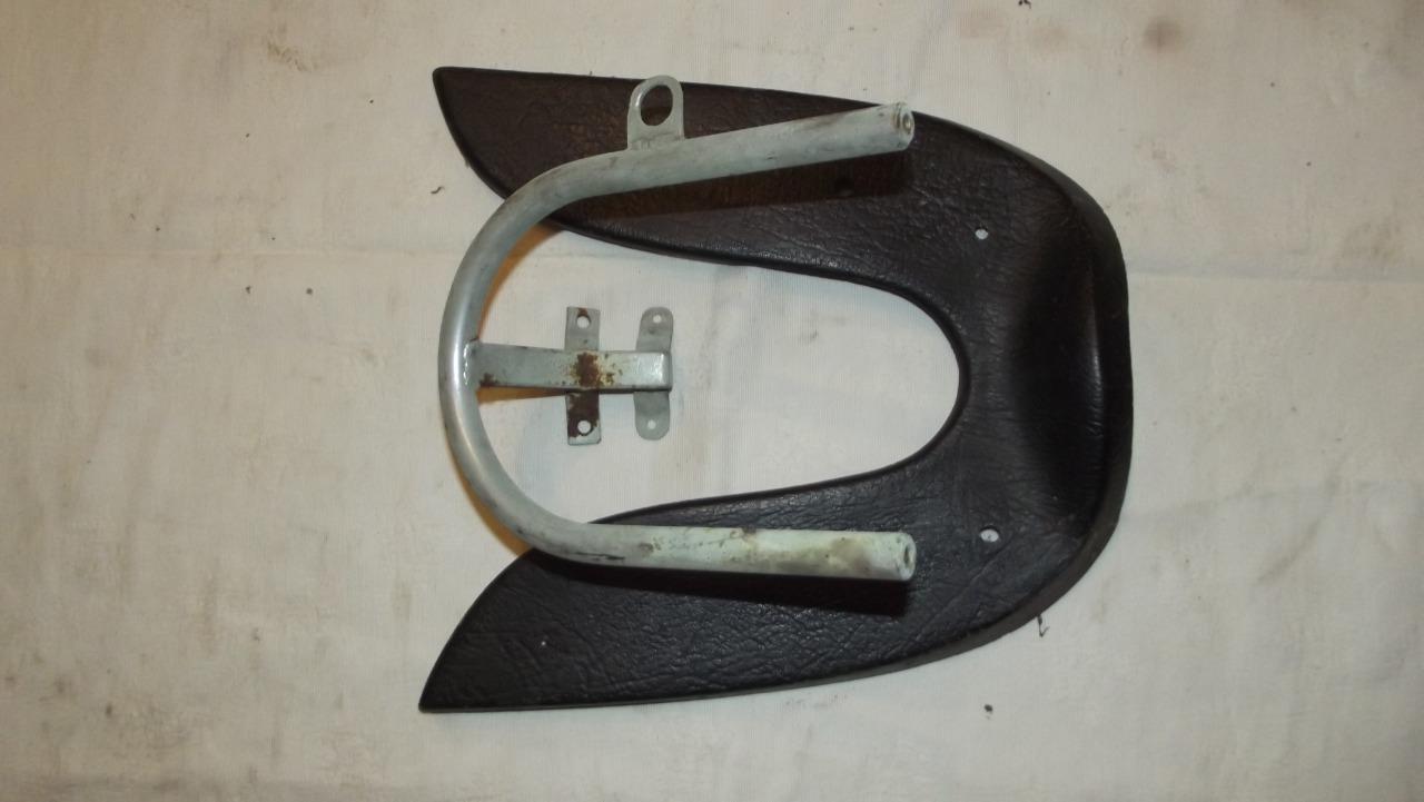 Support pour carénage Churchgate Bell/BMW LesAnciennes.com