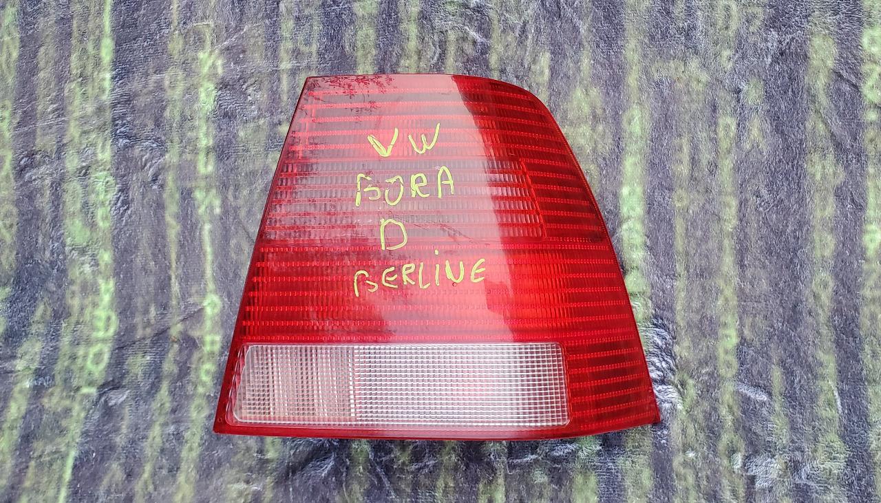 Feu arrière droit passager VOLKSWAGEN BORA berline LesAnciennes.com